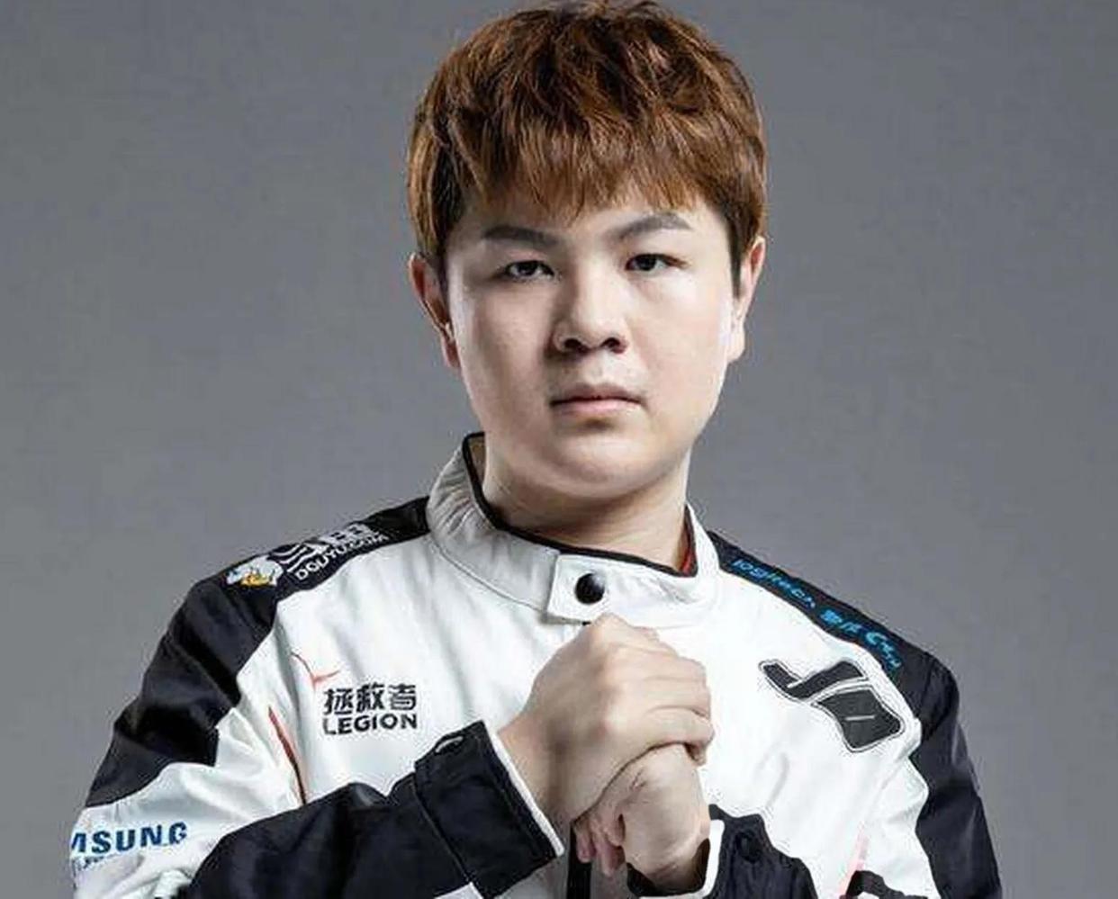 100T血洗BLG，Doinb操刀奇招英雄翻盘鏖战多局入围赛，成为赛场最大亮点